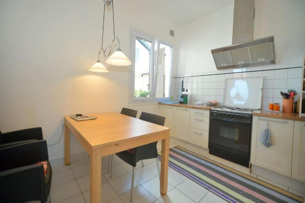 Appartement Tres Bien Situe- Spacieux - Calme - Parking Biarritz Exterior photo