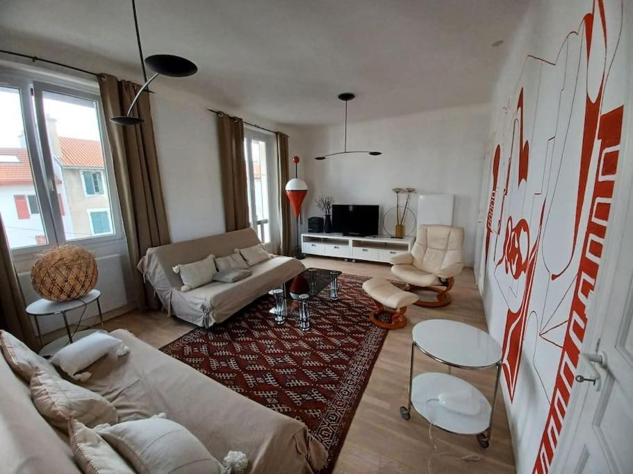 Appartement Tres Bien Situe- Spacieux - Calme - Parking Biarritz Exterior photo