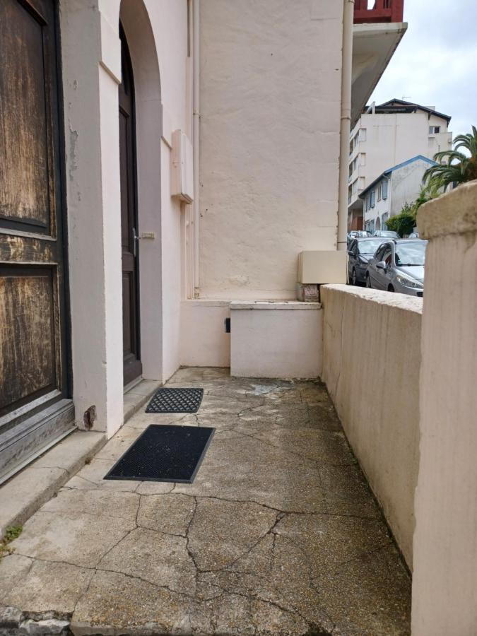 Appartement Tres Bien Situe- Spacieux - Calme - Parking Biarritz Exterior photo